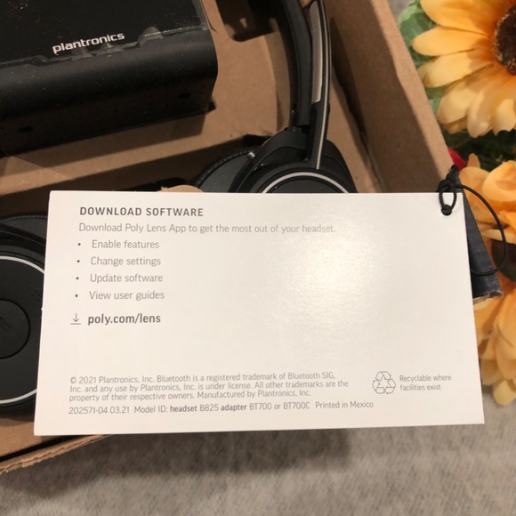 NWT - Poly Voyager Focus UC Bluetooth Headset - Picture 12 of 15